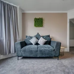 https://stylish-home-fast-wi-fi-free-parking.hotelsin-nottingham.com
