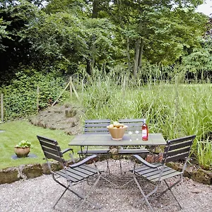 https://the-low-lodge.yorkshirehotels.net