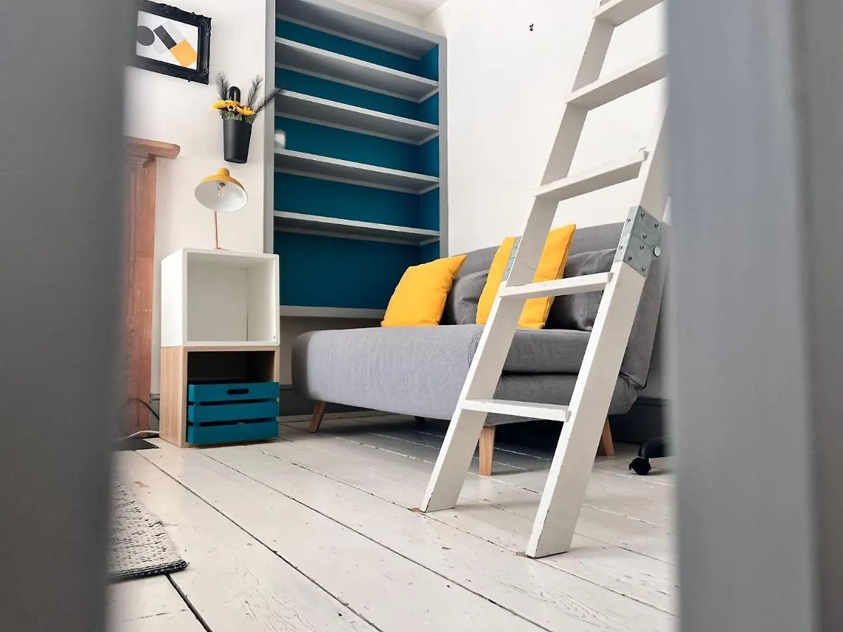 Quirky 2 Bed House, Sleeps 5, Near City Centre With Summer House, Garden & Parking Work Contractor Leisure - Topaz Villa Cambridge  Tatil Evi